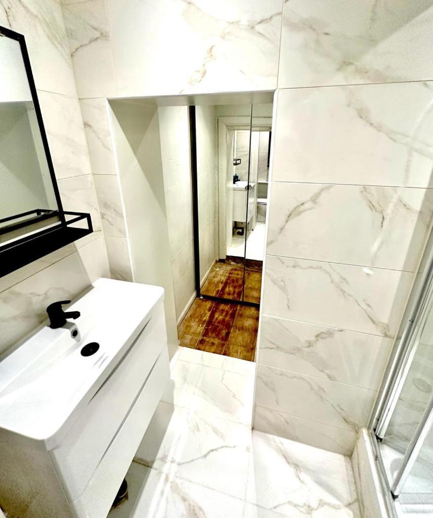 Ground Floor Flat Apartment Лондон Екстериор снимка